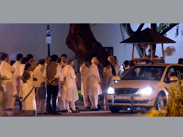 Congress leaders leave after the farewell dinner of Prime Minister Manmohan Singh Congress leaders leave after the farewell dinner of Prime Minister Manmohan Singh