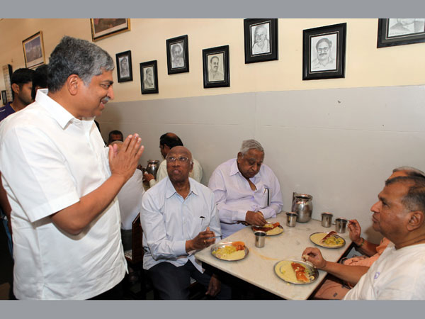 Congress 'spoilt it' for Nandan Nilekani