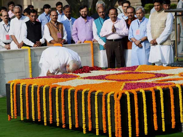 Modi in Rajghat
