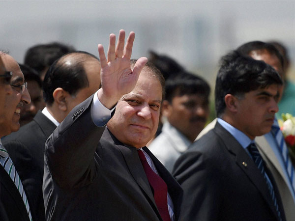 Pakistan Prime Minister Nawaz Sharif arrives at AFS Palam