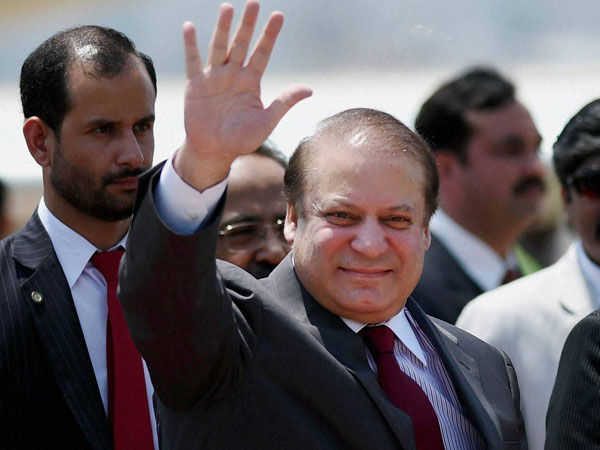 Pakistan Prime Minister Nawaz Sharif arrives at AFS Palam 