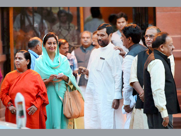 Union ministers Uma Bharti, Harsimrat Kaur, Ramvilas Paswan, Gopinath Munde