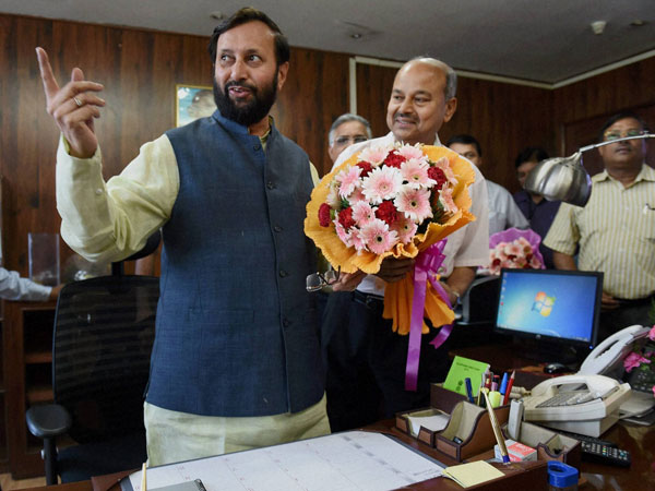 BJP leader Prakash Javadekar greeted with flowers 
