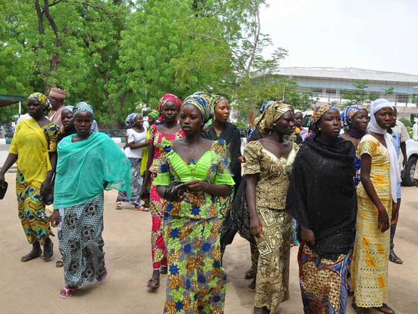 Escaped Nigerian girls have a meeting with state governor