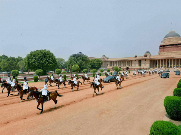 President Pranab Mukherjee departs from Rashtrapati Bhavan