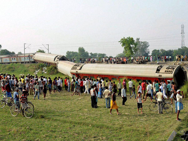 Rajdhani Express derailed near Chapra in Bihar 