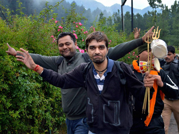 The first batch of Amarnath pilgrims leave for Yatra 