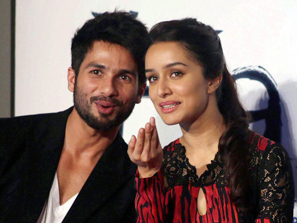 Bollywood actors Shahid Kapoor and Shraddha Kapoor 