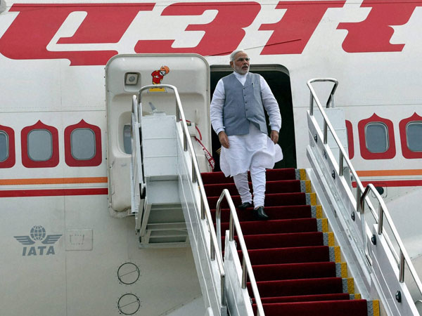Narendra Modi arrives in style 