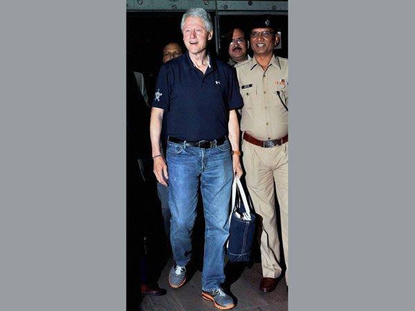 Former President of United States Bill Clinton arrives at Jaipur airport Former President of United States Bill Clinton arrives at Jaipur airport