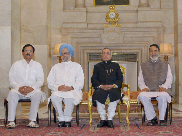 President Pranab Mukherjee and former Prime Minister Manmohan Singh President Pranab Mukherjee and former Prime Minister Manmohan Singh