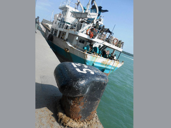 Ship carrying heroin detained 