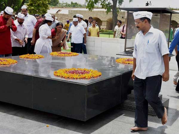 AAP convener Arvind Kejriwal along with party MLAs