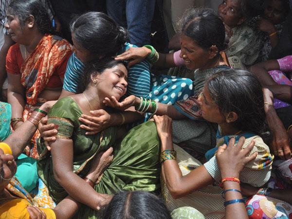 Train rams into schoolbus, 25 children dead