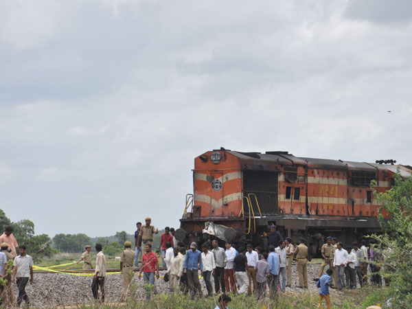 Train rams into schoolbus, 25 children dead