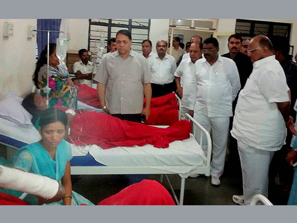 NCP chief Sharad Pawar meets injured villagers