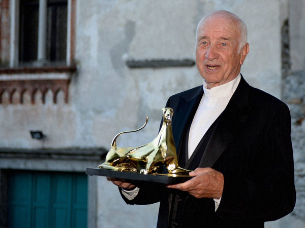 Stahl presented with Lifetime Achievement Award