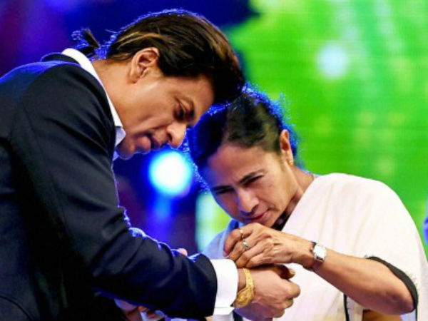 Mamata Banerjee ties Rakhi to Shahrukh Khan