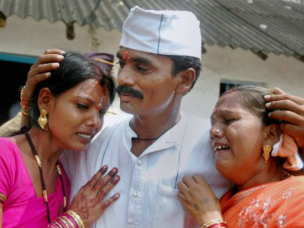 Prisoner with his sisters on Raksha Bandhan