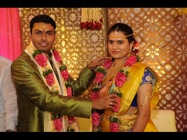 Grand Master Konery Humpy enters wedlock