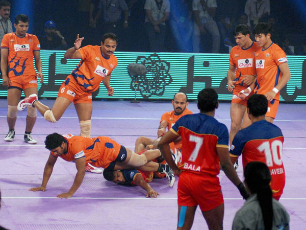 Pro Kabaddi match Puneri Paltan Vs Begal Warriors