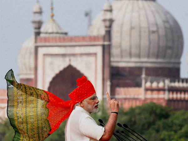 Modi addresses nation at Red Fort
