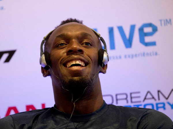 Bolt promotes 'Mano a Mano' challenge 