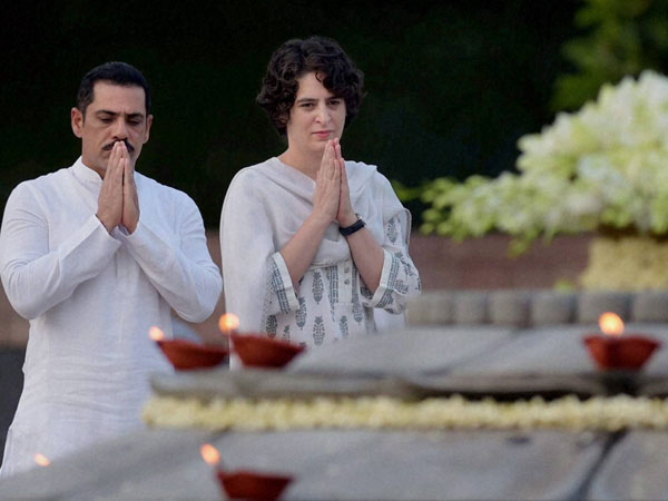 Priyanka Gandhi and Robert Vadra pays tribute to Rajiv Gandhi
