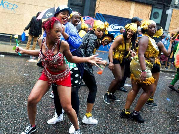 People participate in Notting Hill carnival 