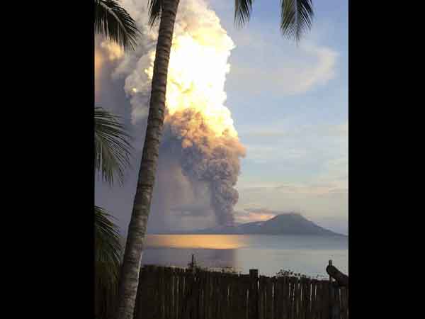 Volcano erupts in Papua New Guinea Volcano erupts in Papua New Guinea