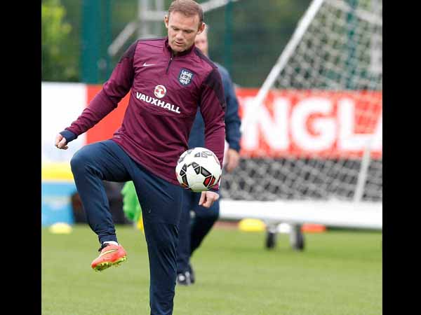 Rooney at training session