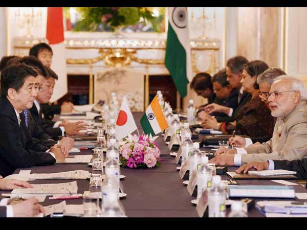 Narendra Modi meets Shinzo Abe 