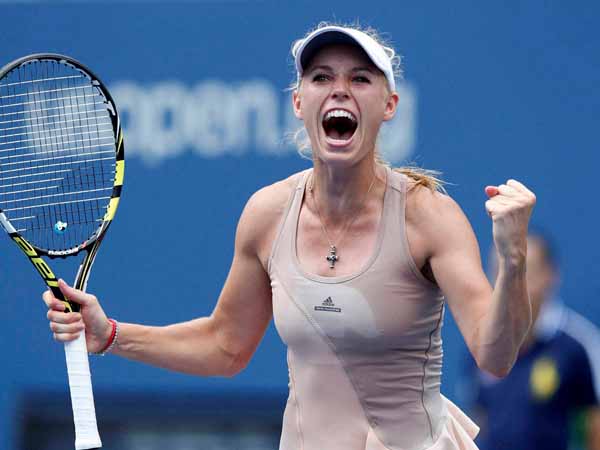 Caroline defeats Sharapova