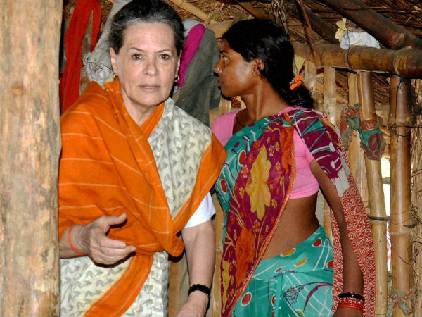 Sonia Gandhi addresses issues at her constituency