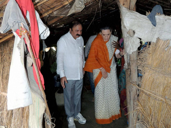 Sonia Gandhi visits a local's house