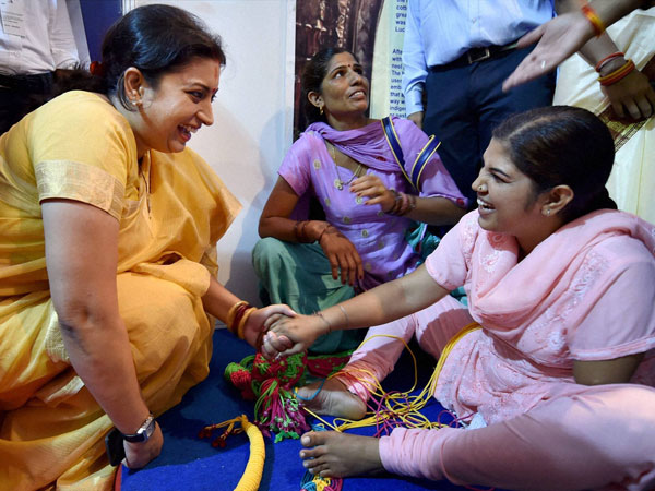 Minister meets artists