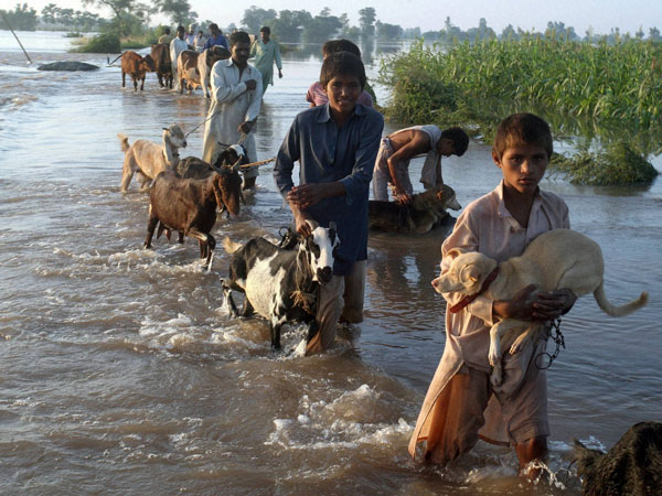 Over 120 dead in Pakistan floods 