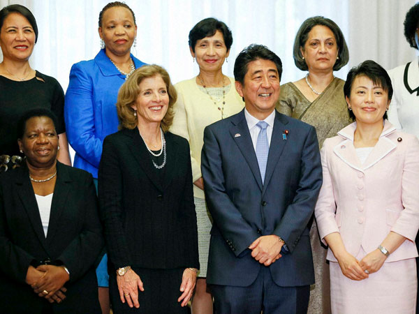 Abe invites Ambassadors for luncheon 