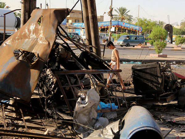 Bomb blast rocks Baghdad