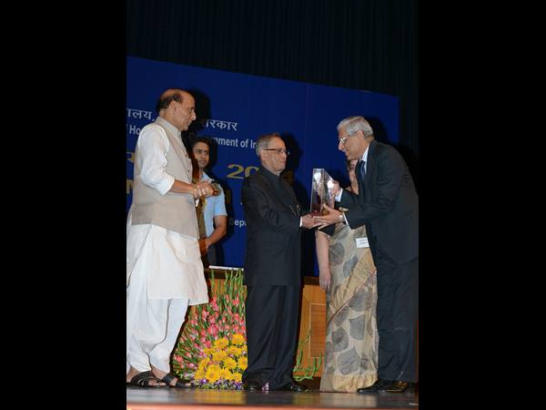 In Pics: President gives away awards on Hindi Diwas Samaroh