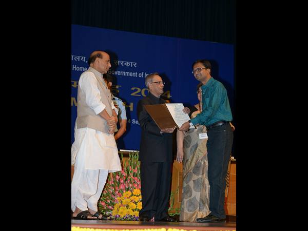 In Pics: President gives away awards on Hindi Diwas Samaroh