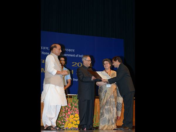 In Pics: President gives away awards on Hindi Diwas Samaroh