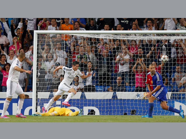 Rodriguez scores a goal 