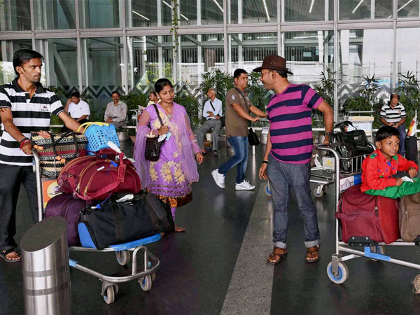 Flight passengers face troubles as taxis were off the roads 