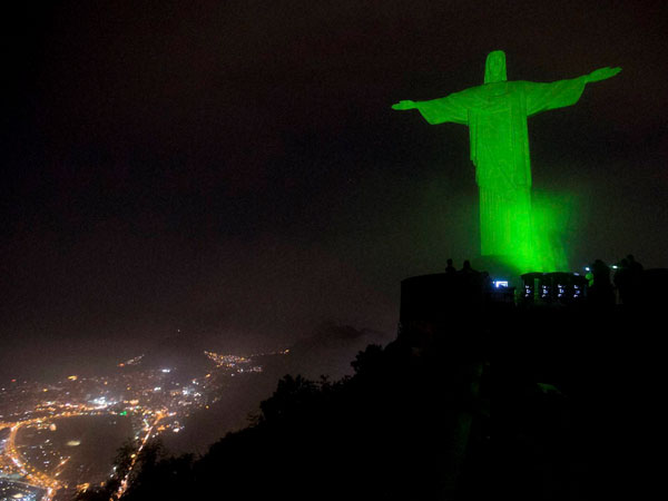 Christ the Redeemer goes green 