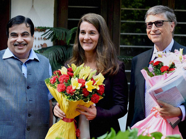 Union Transport Minister Nitin Gadkari with Bill Gates and Melinda Gates