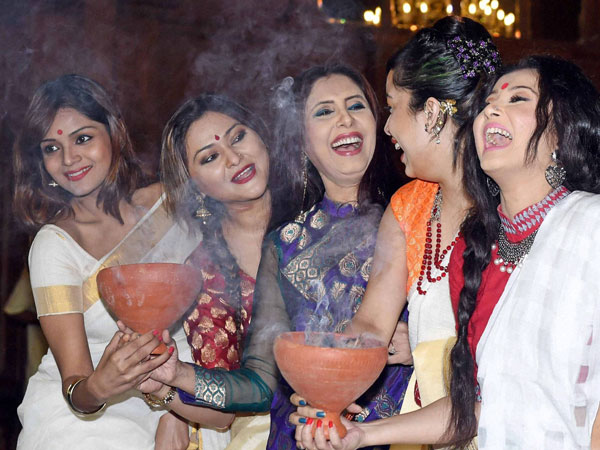 Tollywood actresses dance with 'Dhunuchi'