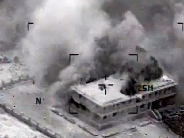 US carries out airstrikes in Syria 