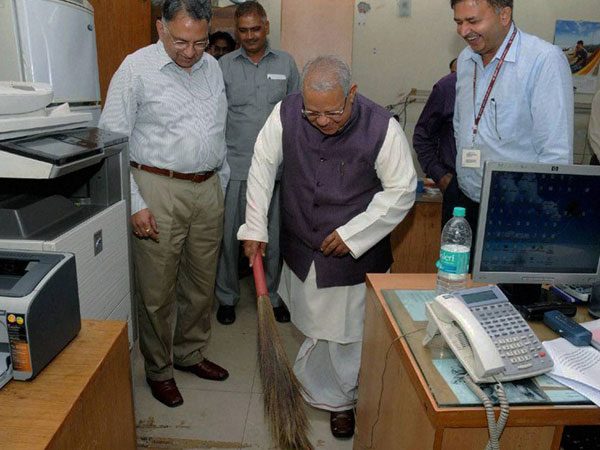 Union MSME Minister Kalraj Mishra sweeps the floor