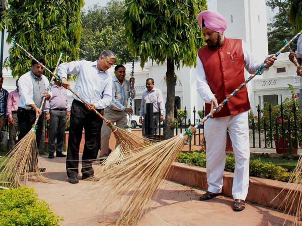 Delhi Assembly Speaker M S Dhir launches the cleanliness drive